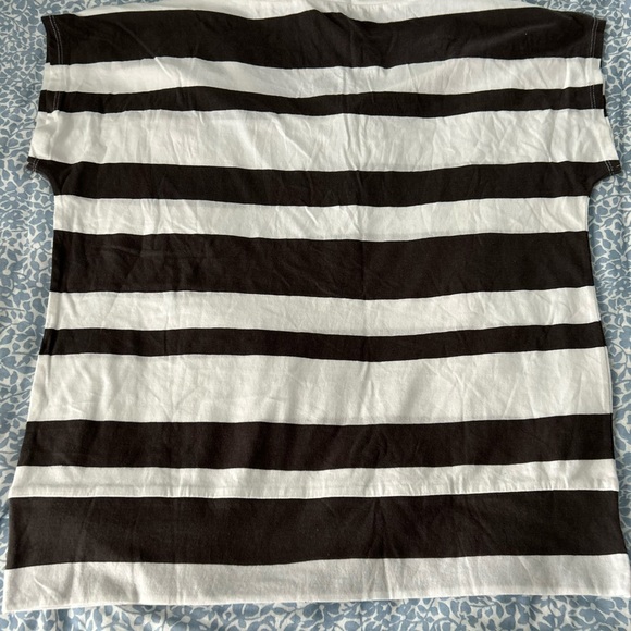 LOFT Woman’s Stripes V-Neck Short Sleeve Shirt NWT Large - Picture 1 of 6